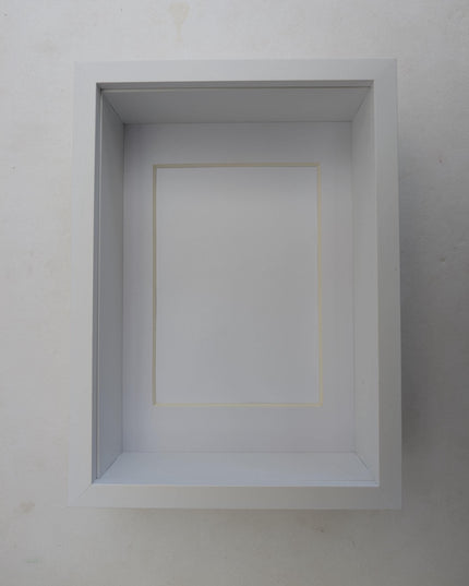 5x7 white deep box photo frame: standing & hanging shadow box display